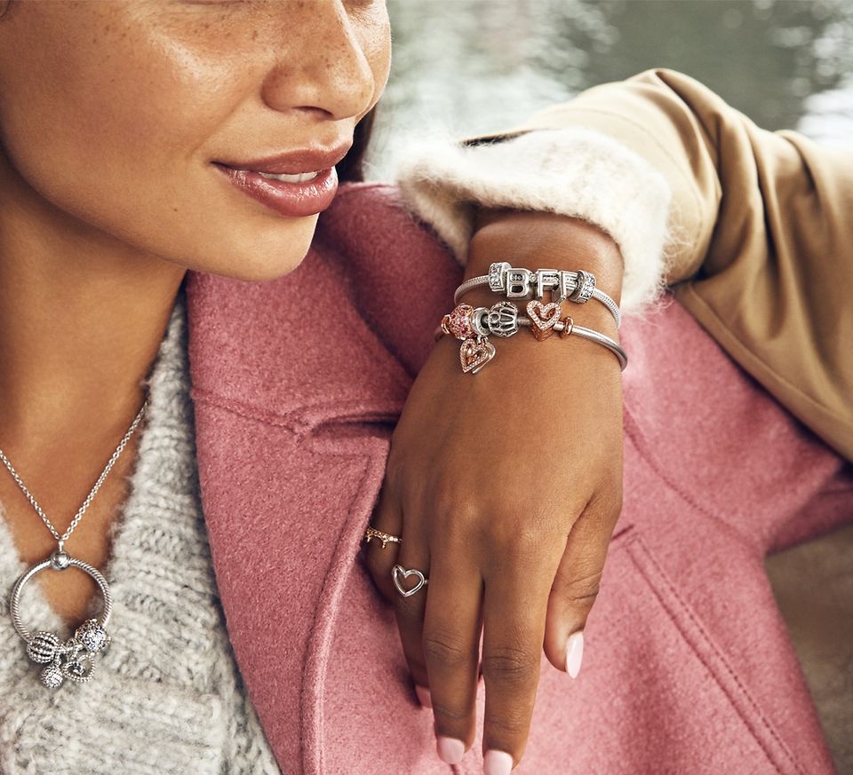 Smooth Pandora Rose™ Clasp Bracelet | Rose gold plated | Pandora US