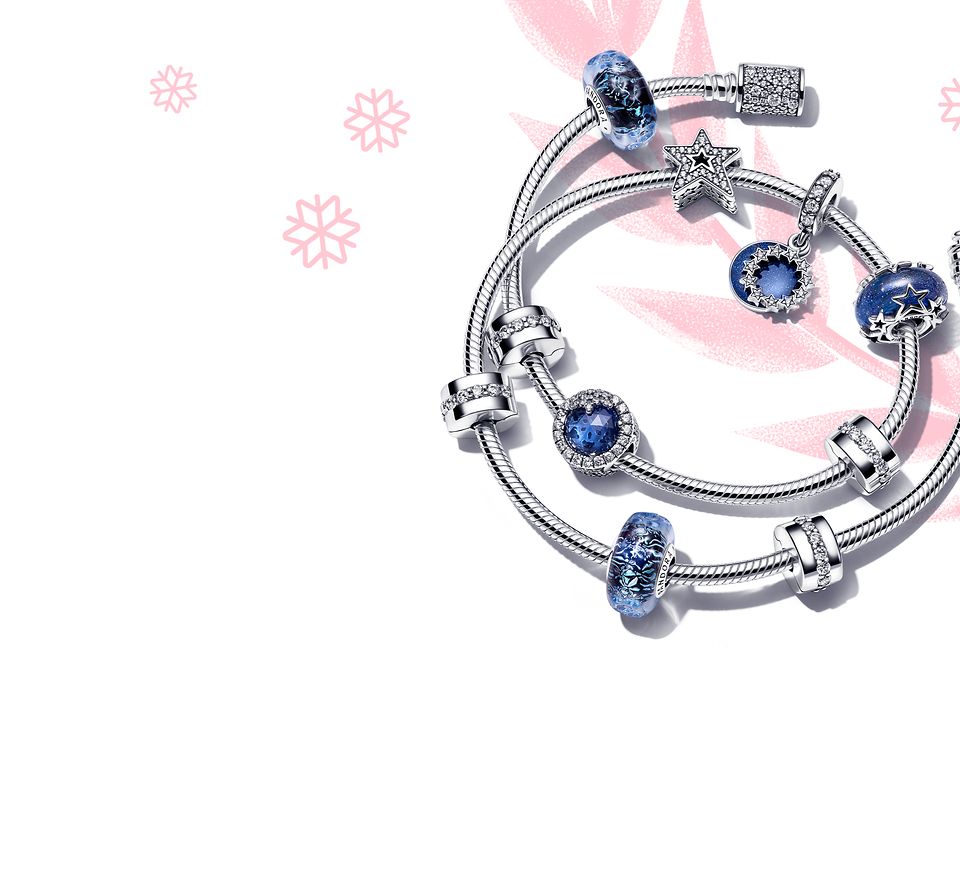 Pandora Moments Santa Bracelet Gift Set | Sterling silver | Pandora Canada