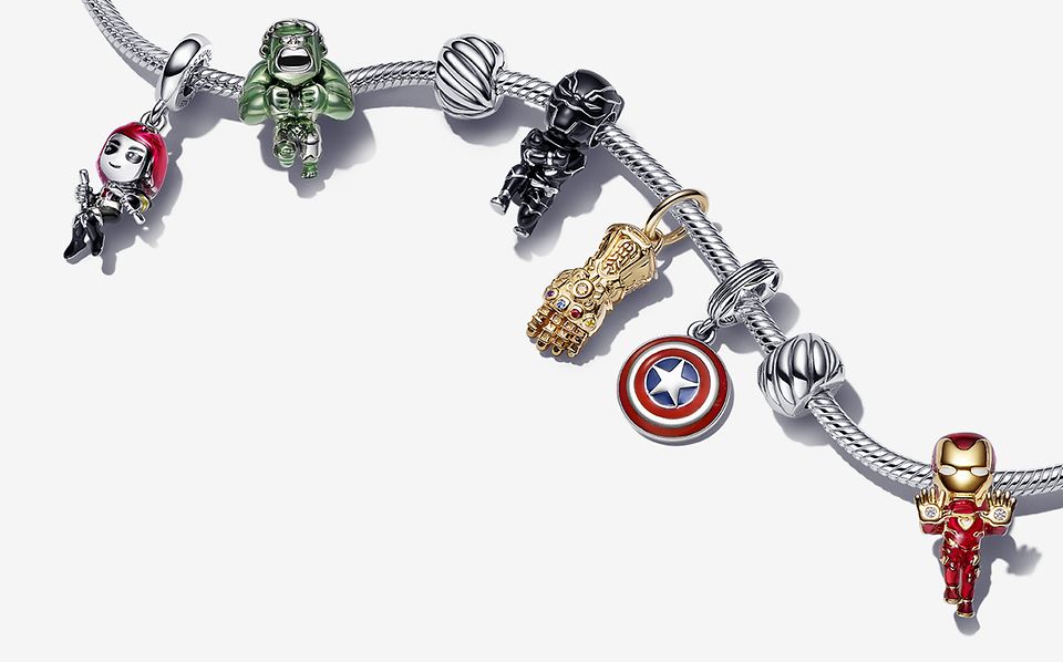 Bracciale in argento ispirato agli Avengers con charm degli eroi Marvel