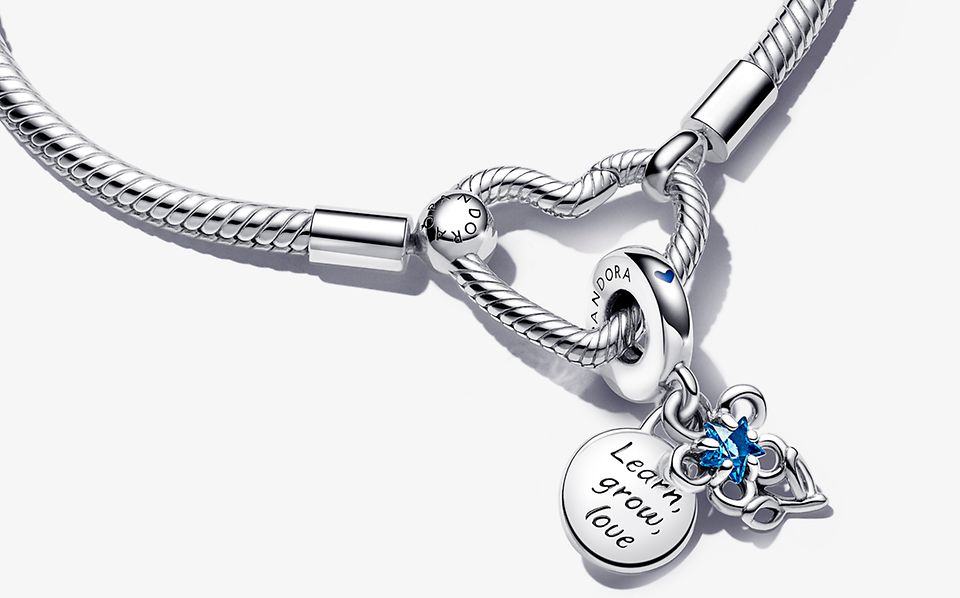 Bracelet PANDORA UNICEF en argent avec un charm gravé en forme de cœur