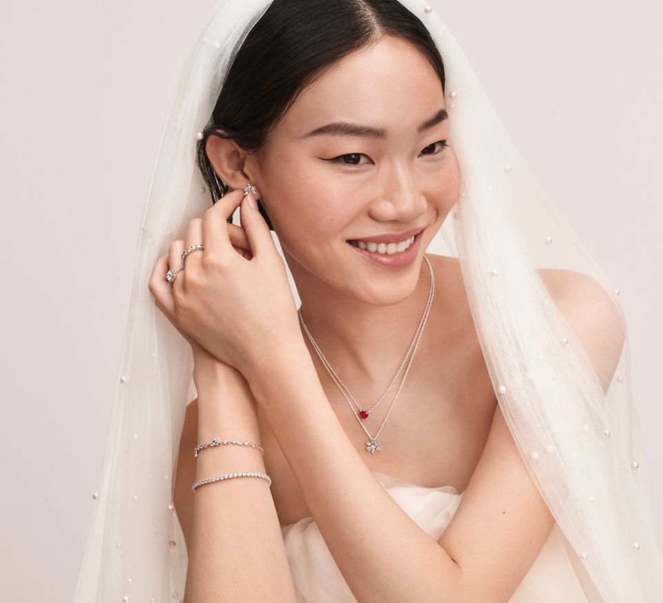 Buy Zaveri Pearls Gold Tone Kundan & Multistrand Pearls Bridal Ring Bracelet  - ZPFK9442 Online