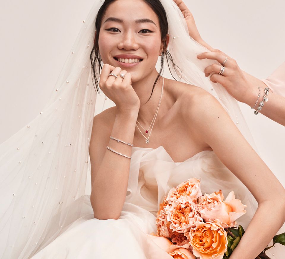 16 Jewelry Pieces to Wear Based on Your Bridal Style