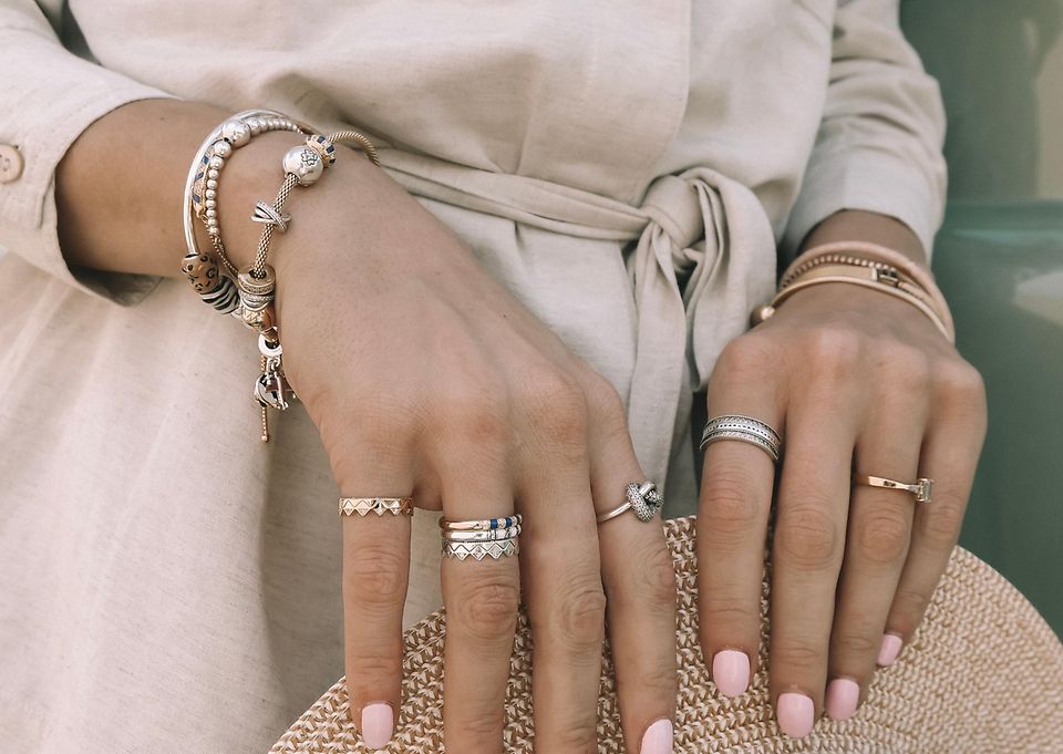 4 Mistakes Women Make When Mixing Metals in Jewelry